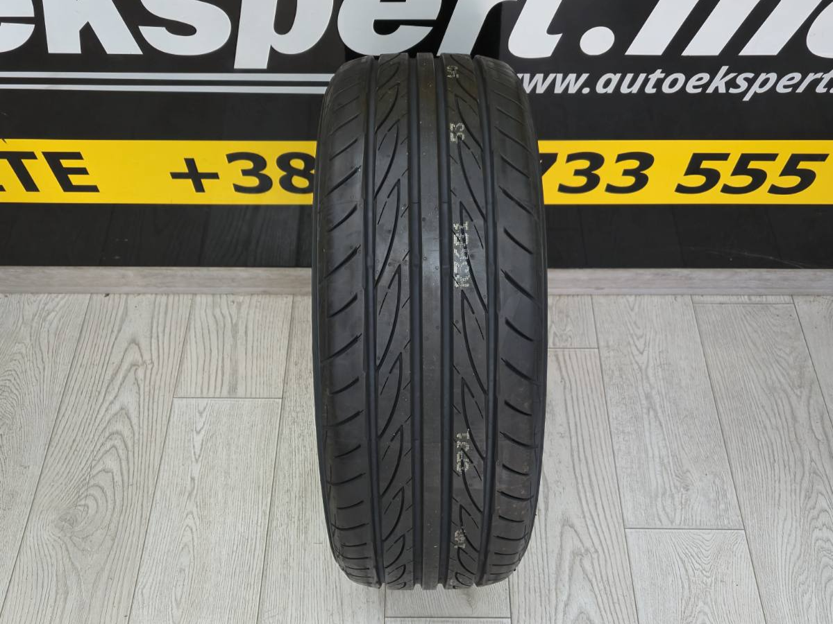 Yokohama 96W V701 225/45R19